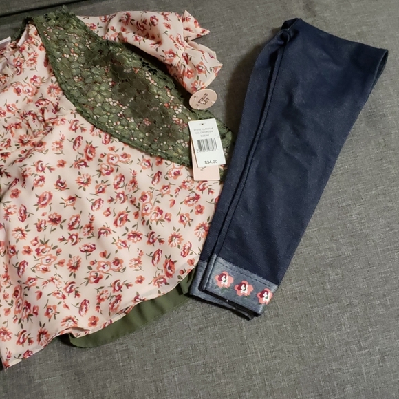 NWT! Girls 3 piece set 🥰 - Picture 2 of 3